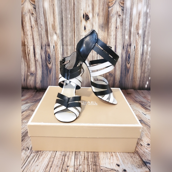 Michael Kors Cammie Open Toe Heel Sandals - Picture 4 of 13